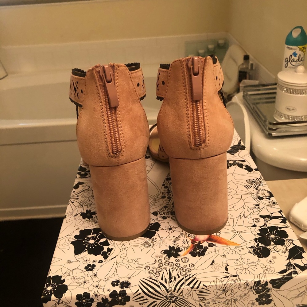 Sandals - Picture 3 of 3